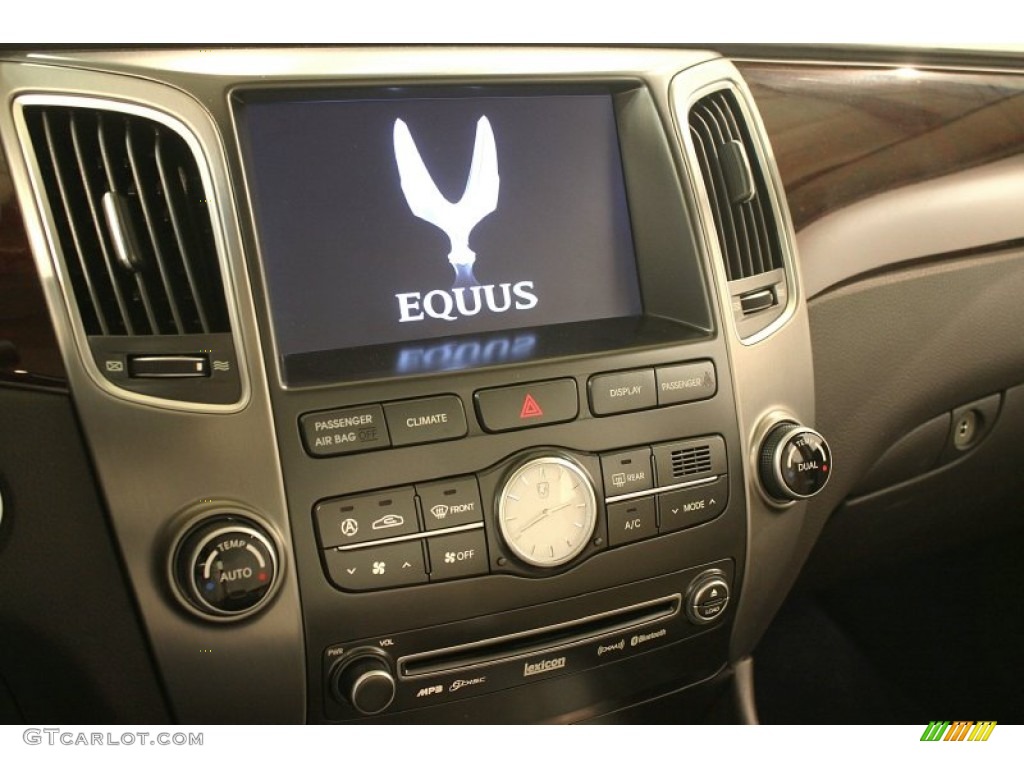 2012 Hyundai Equus Signature Controls Photo #79743541
