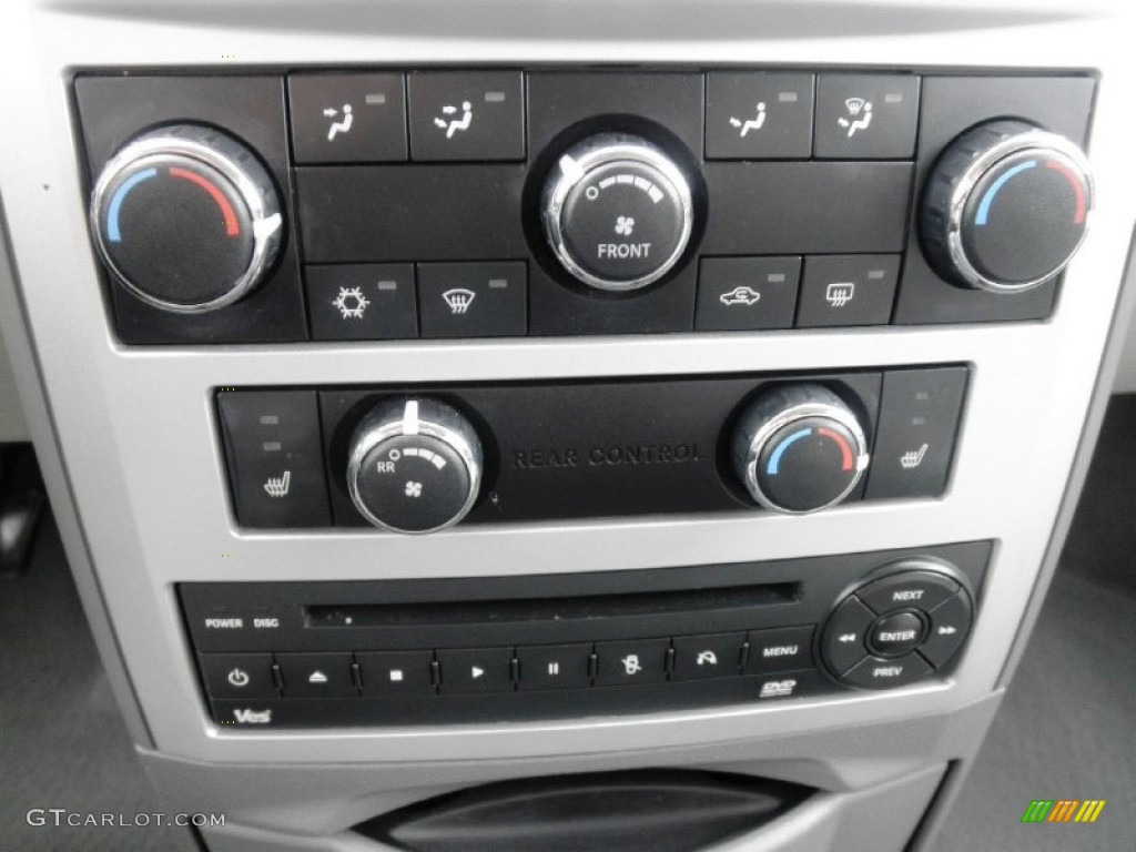 2008 Chrysler Town & Country Touring Controls Photo #79743687