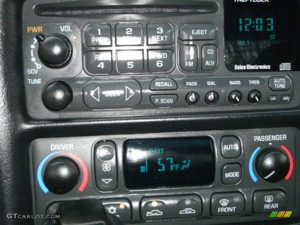 2001 Chevrolet Corvette Coupe Controls Photo #79743958