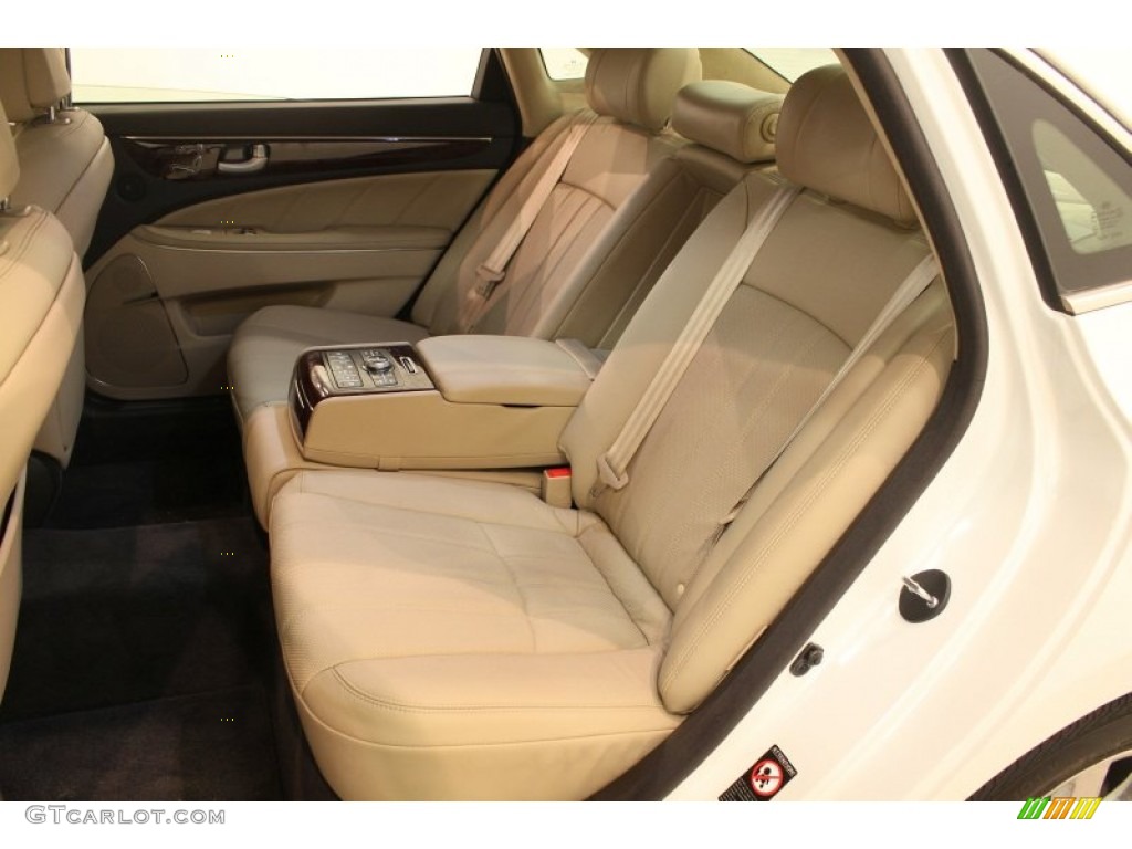2012 Hyundai Equus Signature Rear Seat Photos
