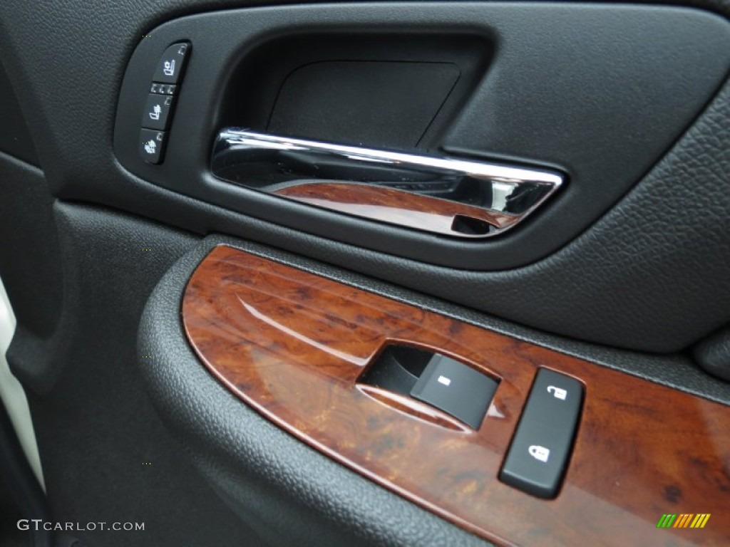 2009 Chevrolet Suburban LTZ Controls Photo #79746401