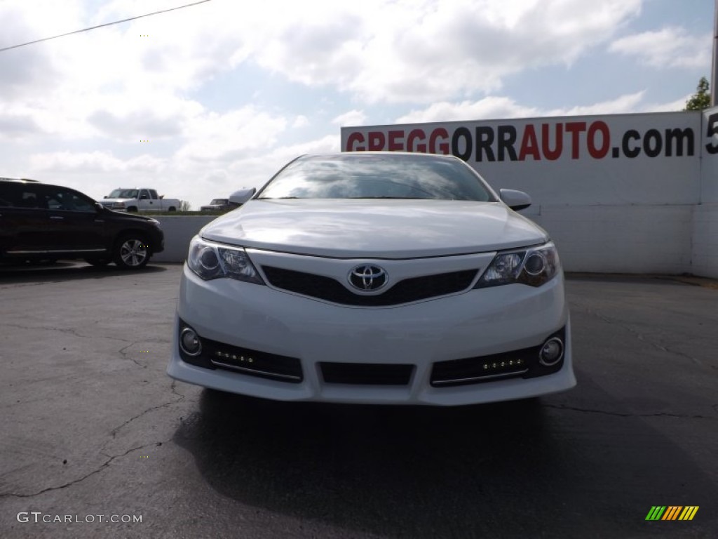 2013 Camry SE - Super White / Black photo #2