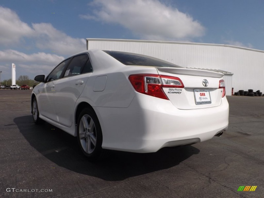 2013 Camry SE - Super White / Black photo #6