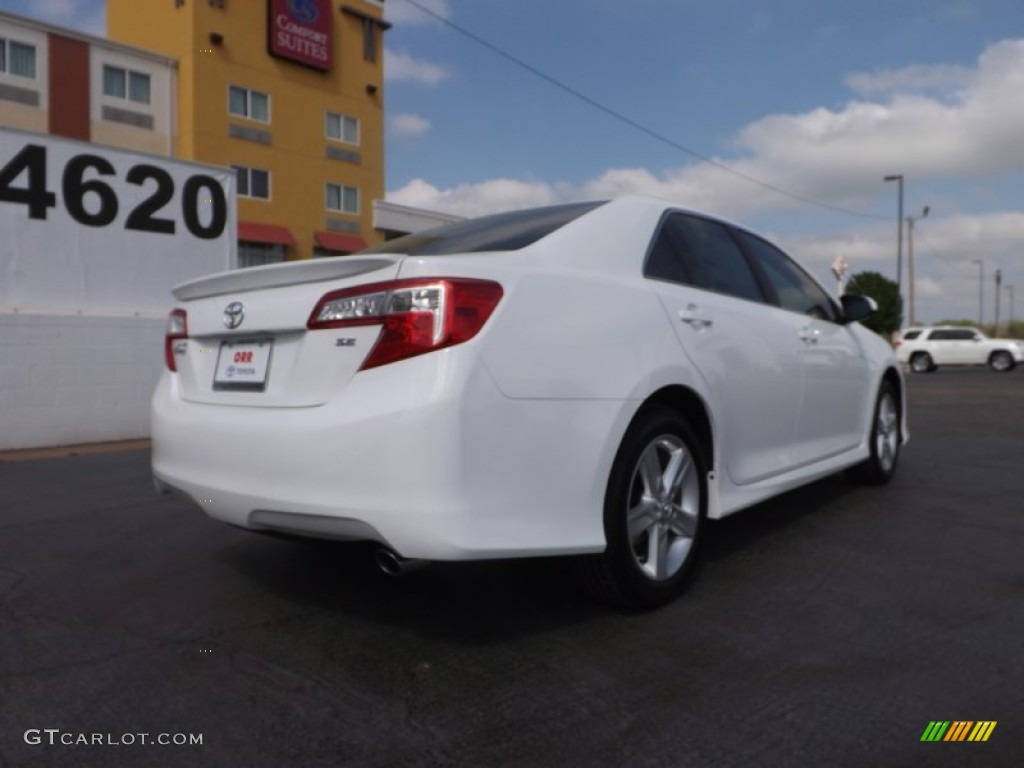 2013 Camry SE - Super White / Black photo #8