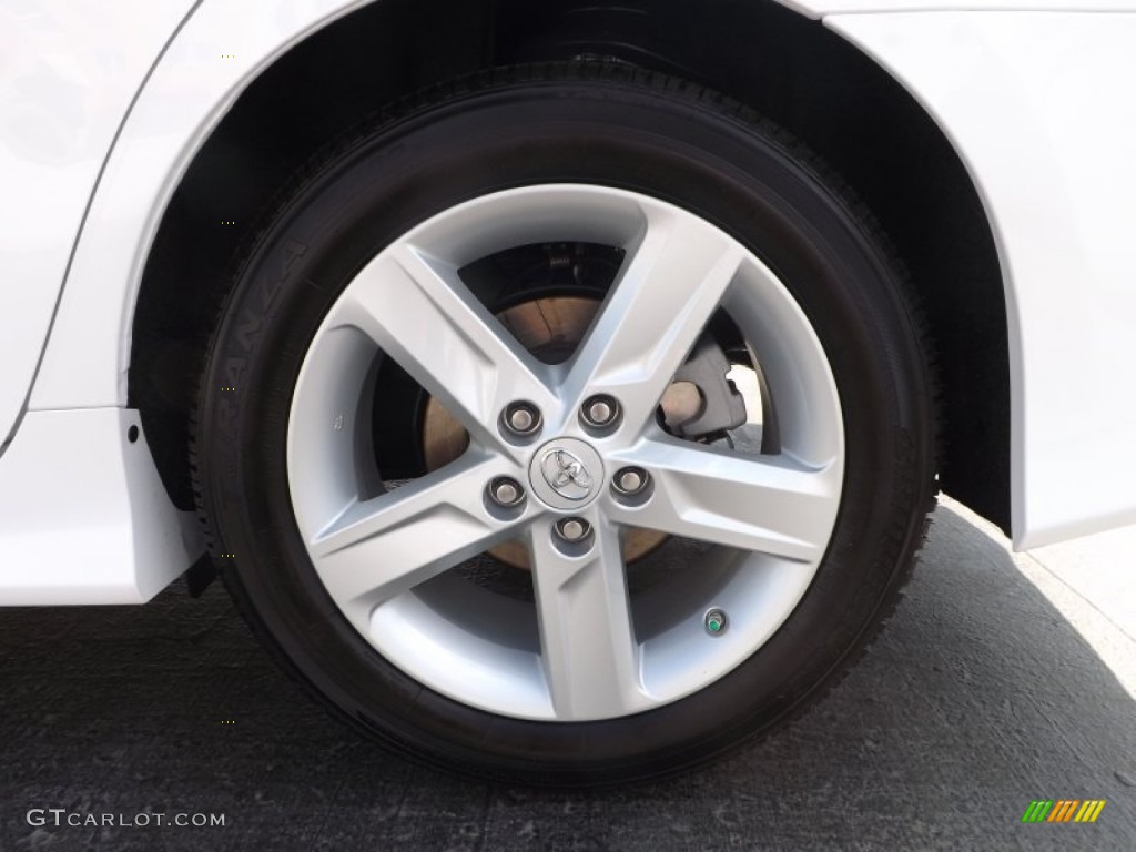 2013 Camry SE - Super White / Black photo #19