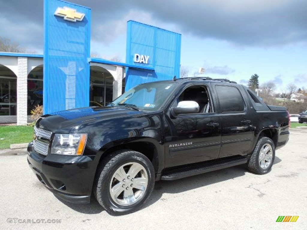 Black Chevrolet Avalanche