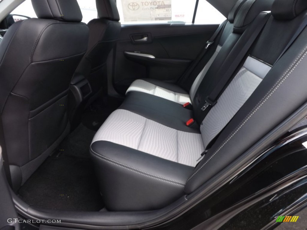 2013 Camry SE - Attitude Black Metallic / Black/Ash photo #17