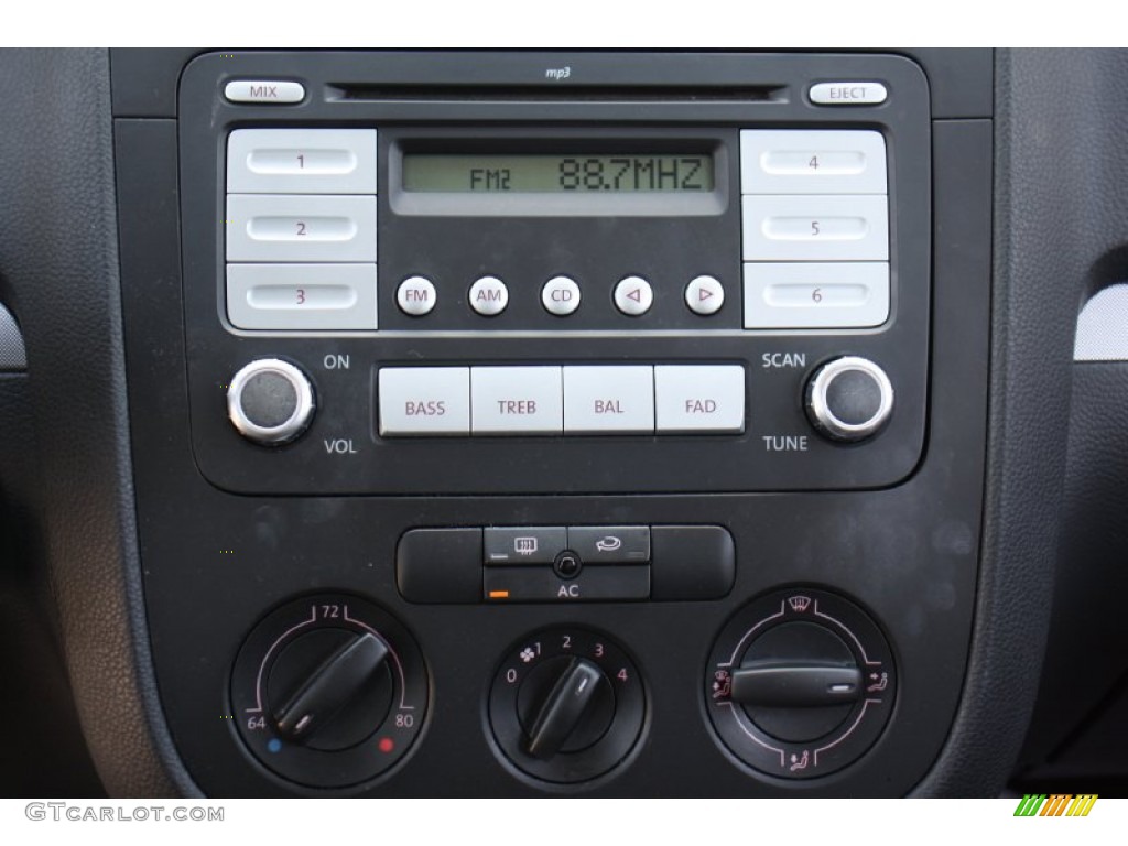 2006 Volkswagen Jetta Value Edition Sedan Audio System Photos
