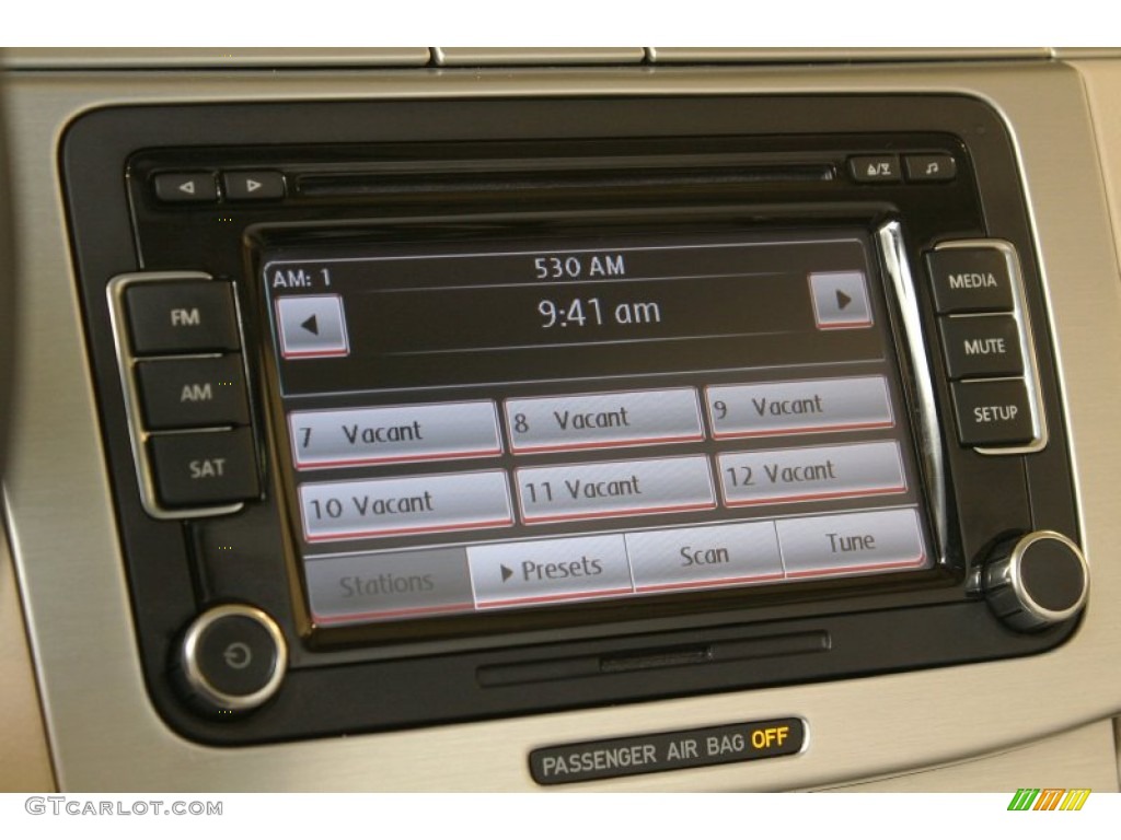2010 Volkswagen CC Luxury Audio System Photo #79748710