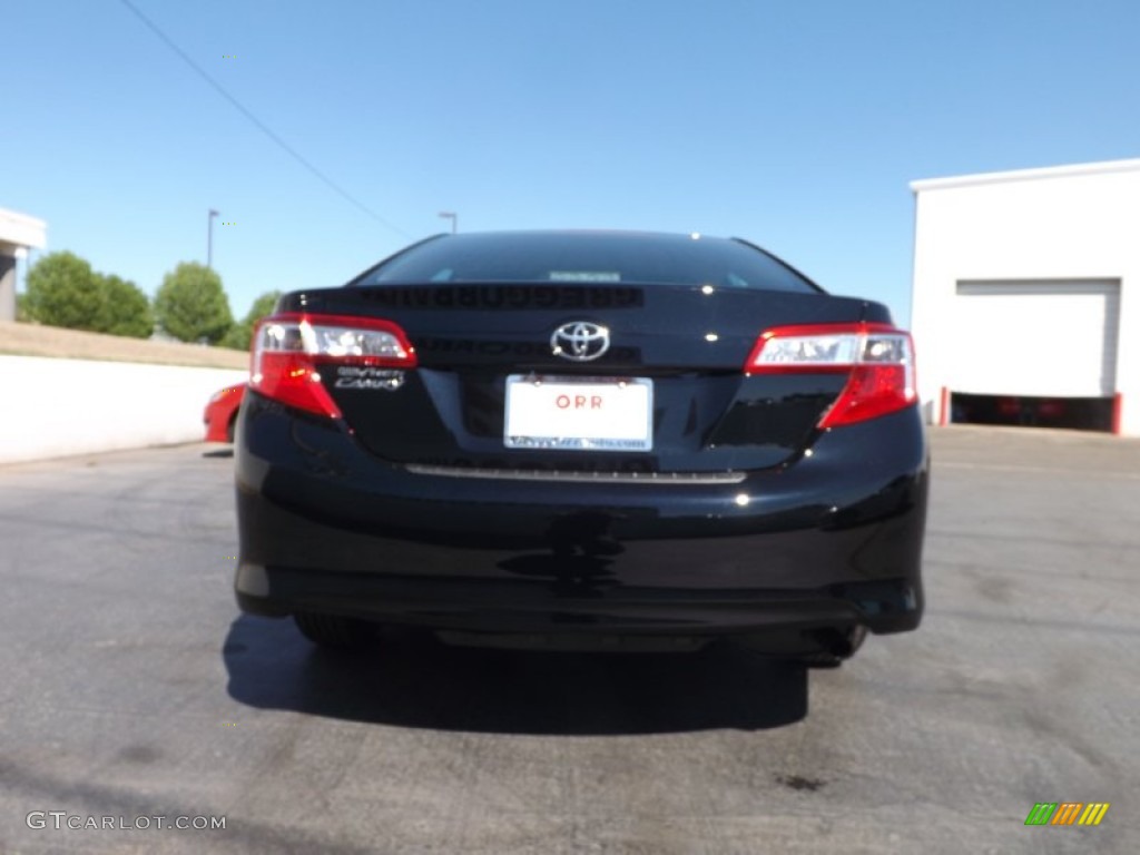 2013 Camry L - Attitude Black Metallic / Ivory photo #7