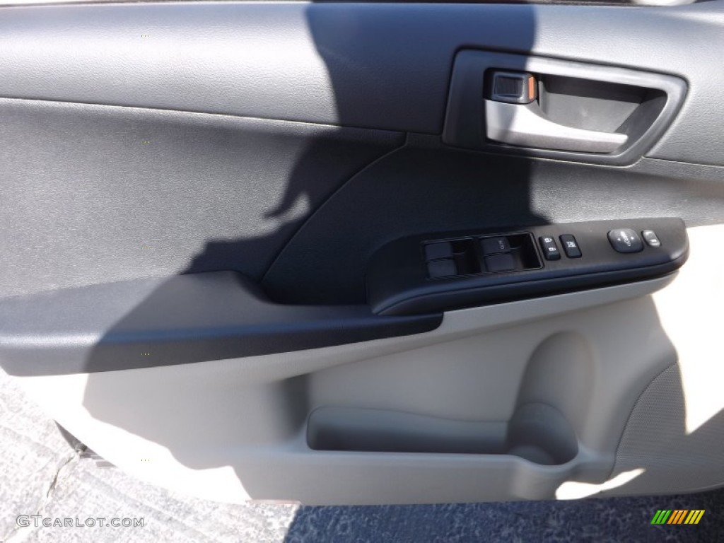 2013 Camry L - Attitude Black Metallic / Ivory photo #15