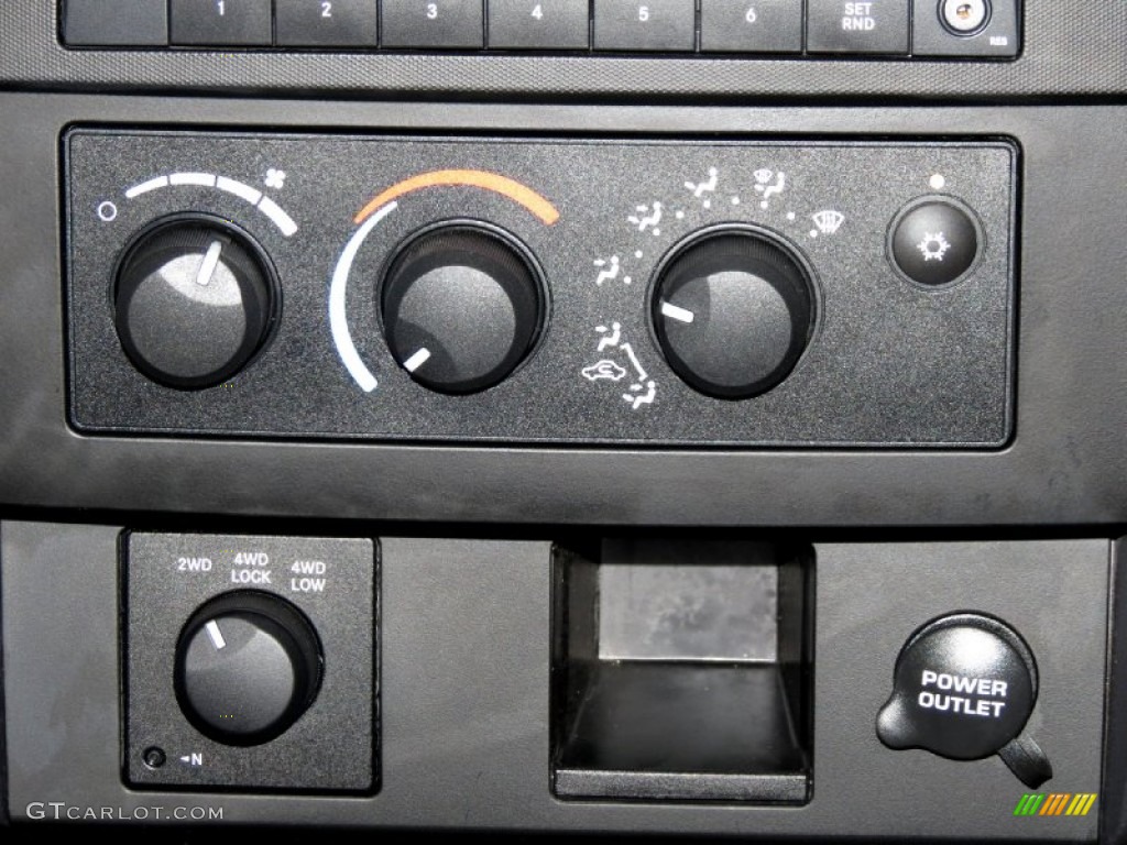 2011 Dodge Dakota Lone Star Extended Cab 4x4 Controls Photos