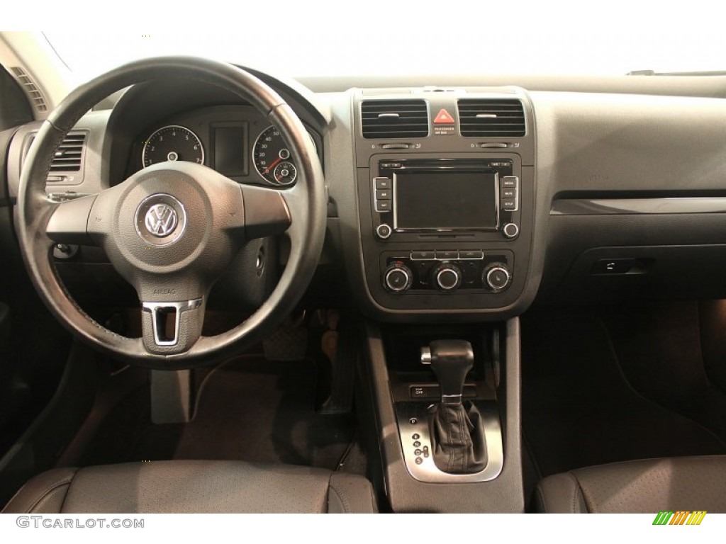 2010 Volkswagen Jetta SE Sedan Titan Black Dashboard Photo #79750075