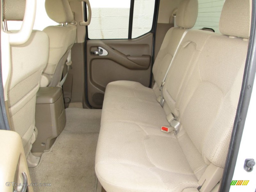2007 Nissan Frontier SE Crew Cab 4x4 Rear Seat Photo #79750678