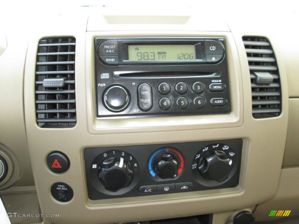 2007 Nissan Frontier SE Crew Cab 4x4 Dashboard Photos