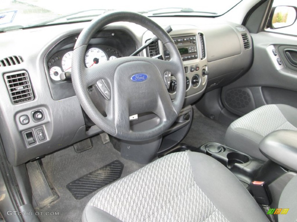 Medium/Dark Flint Interior 2004 Ford Escape XLT V6 4WD Photo #79752178
