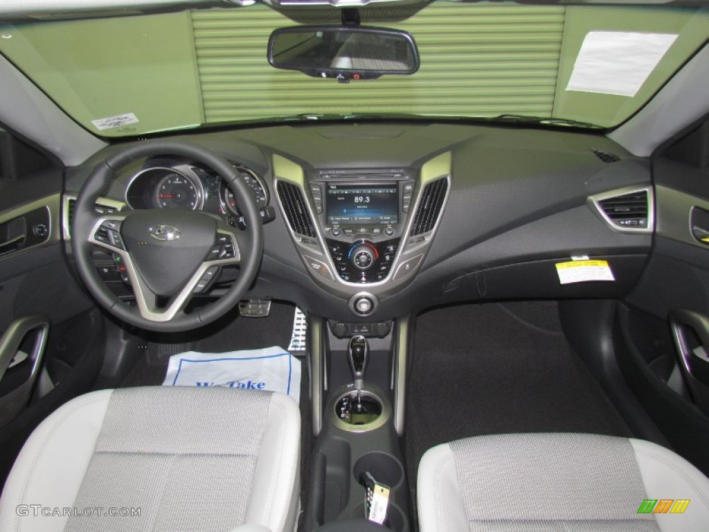2013 Hyundai Veloster Standard Veloster Model Gray Dashboard Photo #79752192