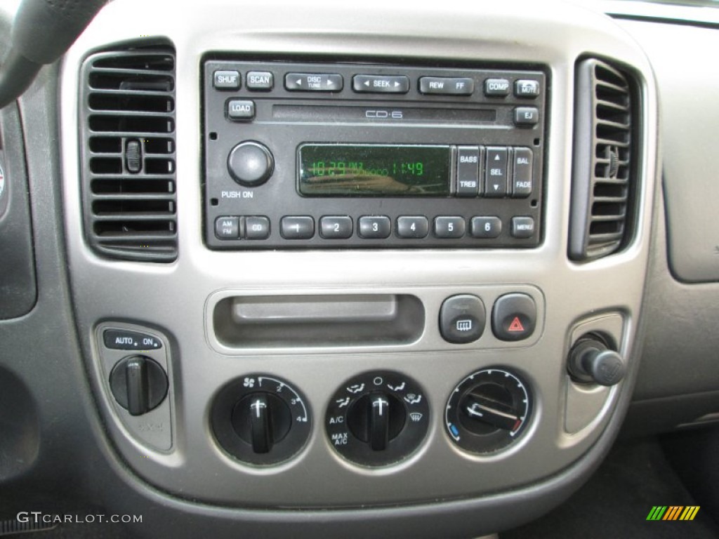 2004 Ford Escape XLT V6 4WD Controls Photos