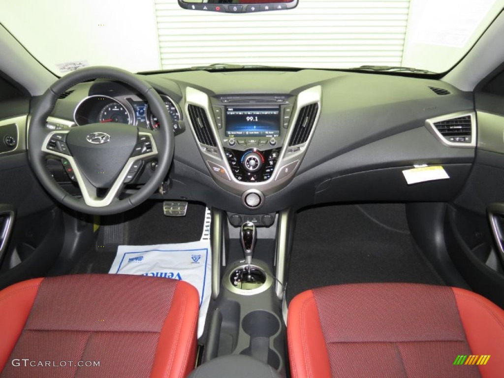 2013 Hyundai Veloster Standard Veloster Model Black/Red Dashboard Photo #79752317