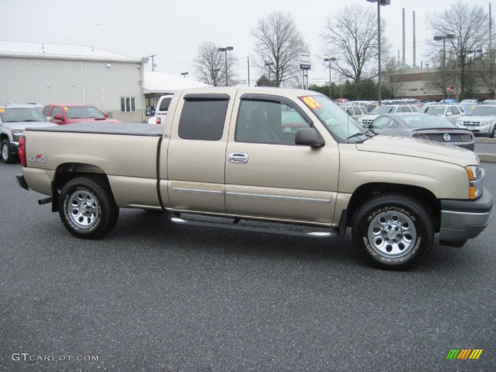 2005 Silverado 1500 LS Extended Cab 4x4 - Sandstone Metallic / Dark Charcoal photo #2