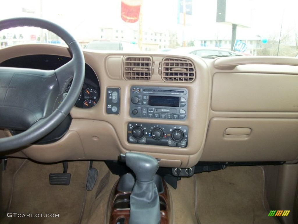 1998 Bravada AWD - Medium Red Metallic / Light Beige photo #9