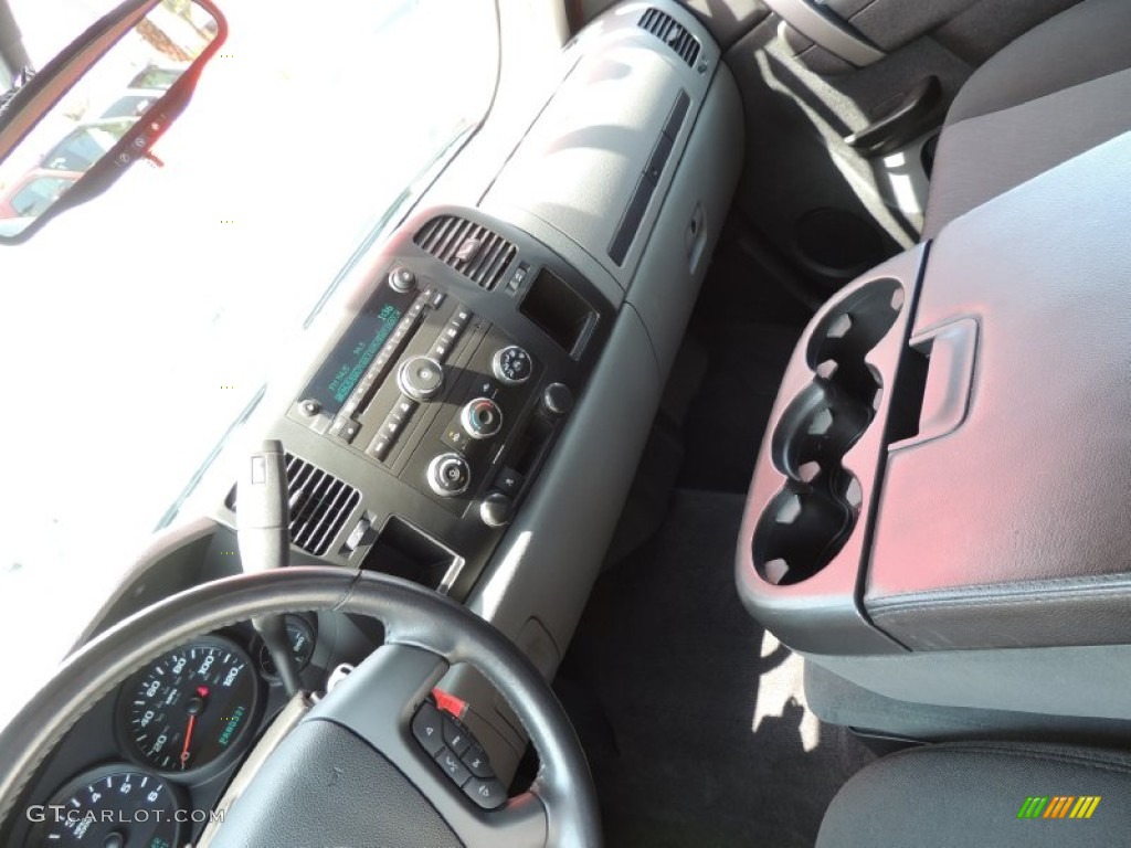 2010 Silverado 1500 LS Crew Cab - Victory Red / Dark Titanium photo #20