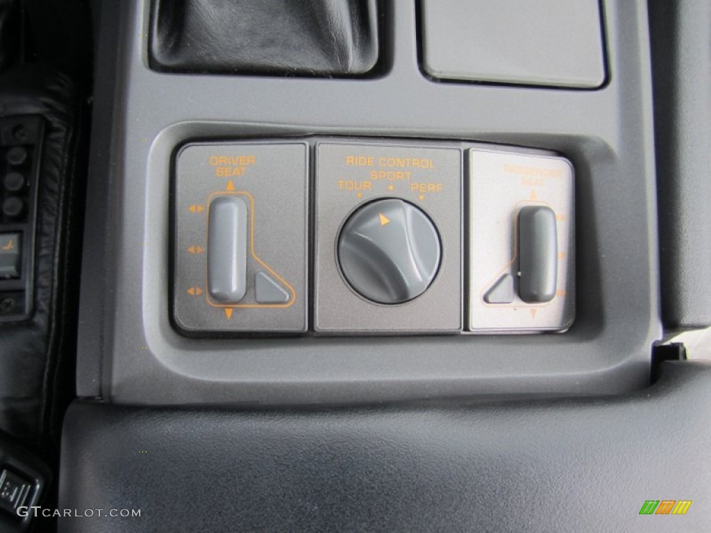 1991 Chevrolet Corvette ZR1 Controls Photo #79759117