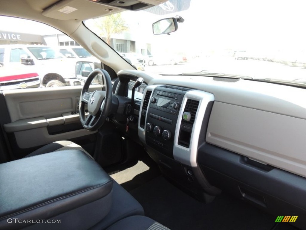 2009 Ram 1500 SLT Quad Cab - Stone White / Dark Slate/Medium Graystone photo #6