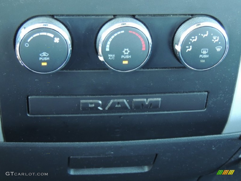 2009 Dodge Ram 1500 SLT Quad Cab Controls Photo #79759602