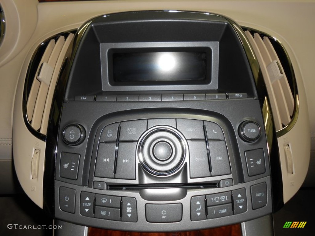 2012 LaCrosse FWD - White Diamond Tricoat / Cashmere photo #26