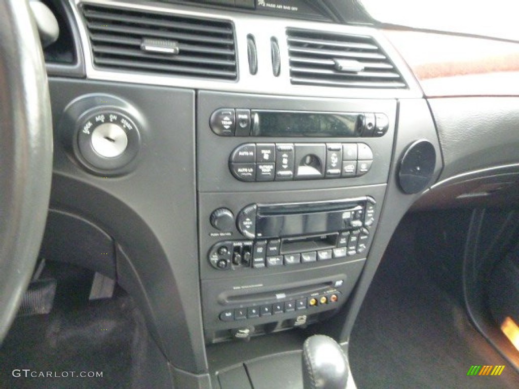 2006 Chrysler Pacifica Touring AWD Controls Photo #79762589