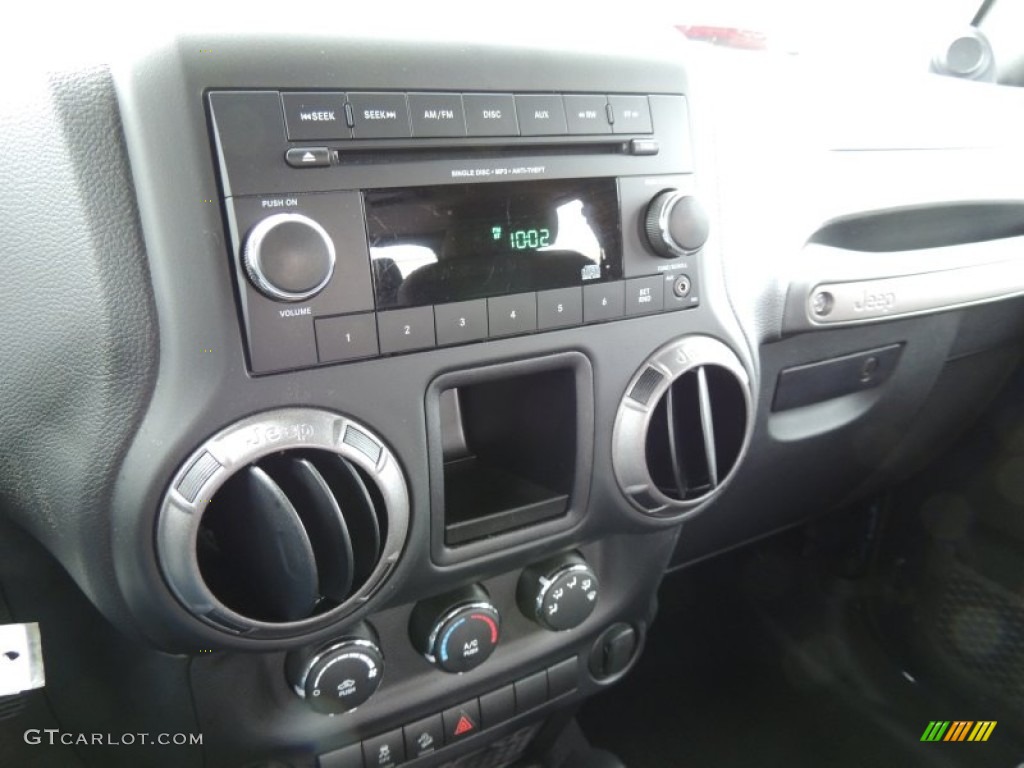 2013 Wrangler Sport 4x4 - True Blue Pearl / Black photo #17