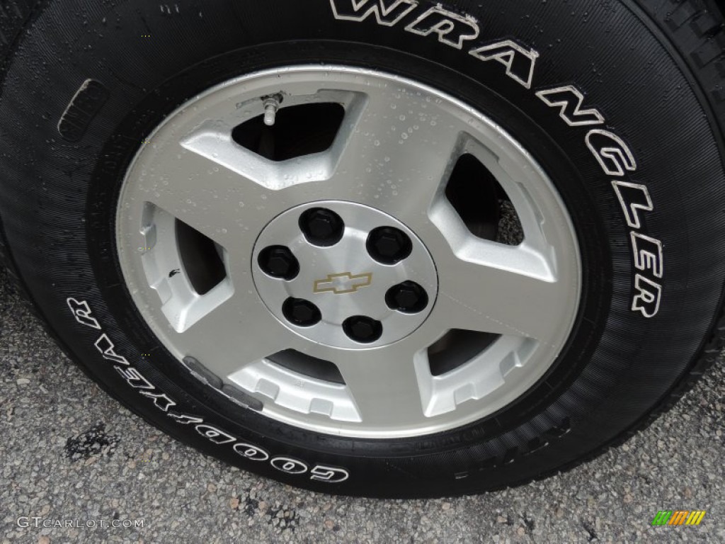 2004 Chevrolet Tahoe LT Wheel Photos