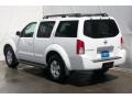 Avalanche White - Pathfinder SE Photo No. 2