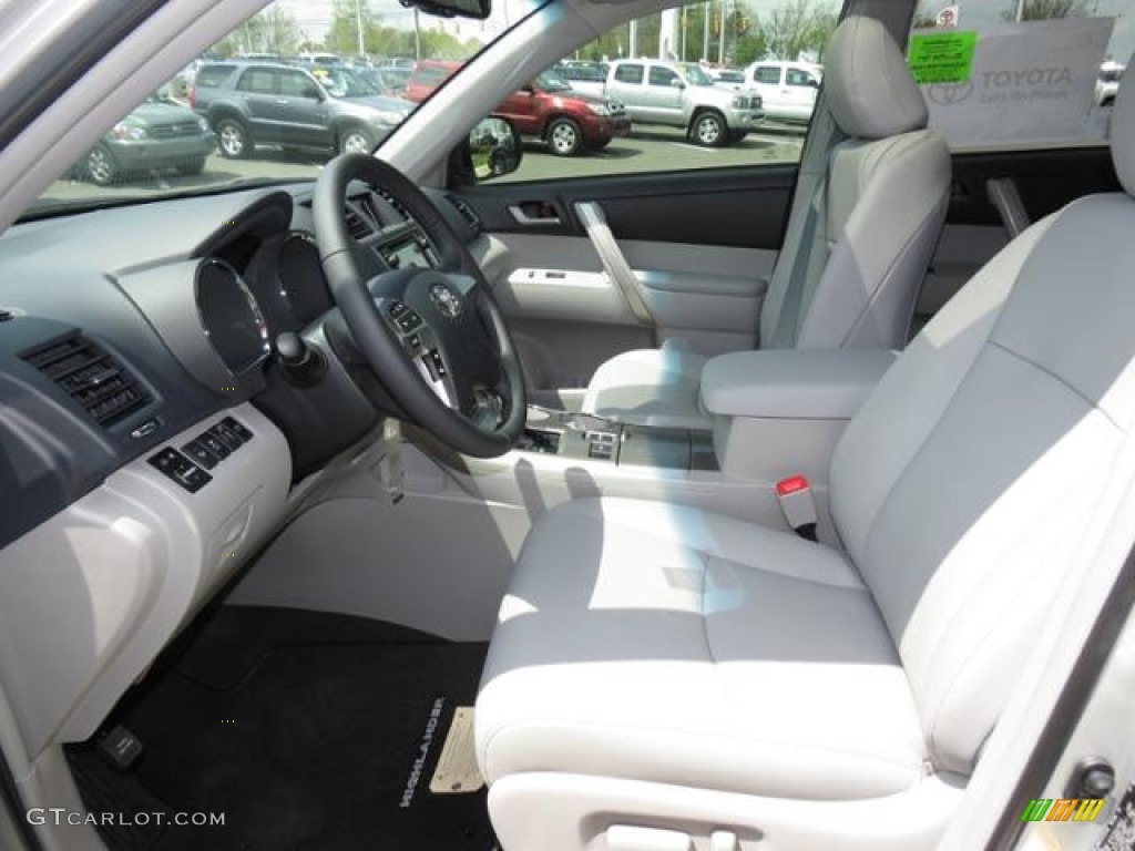 2013 Highlander SE - Classic Silver Metallic / Ash photo #8