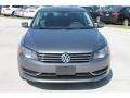 2013 Platinum Gray Metallic Volkswagen Passat 2.5L SE  photo #2