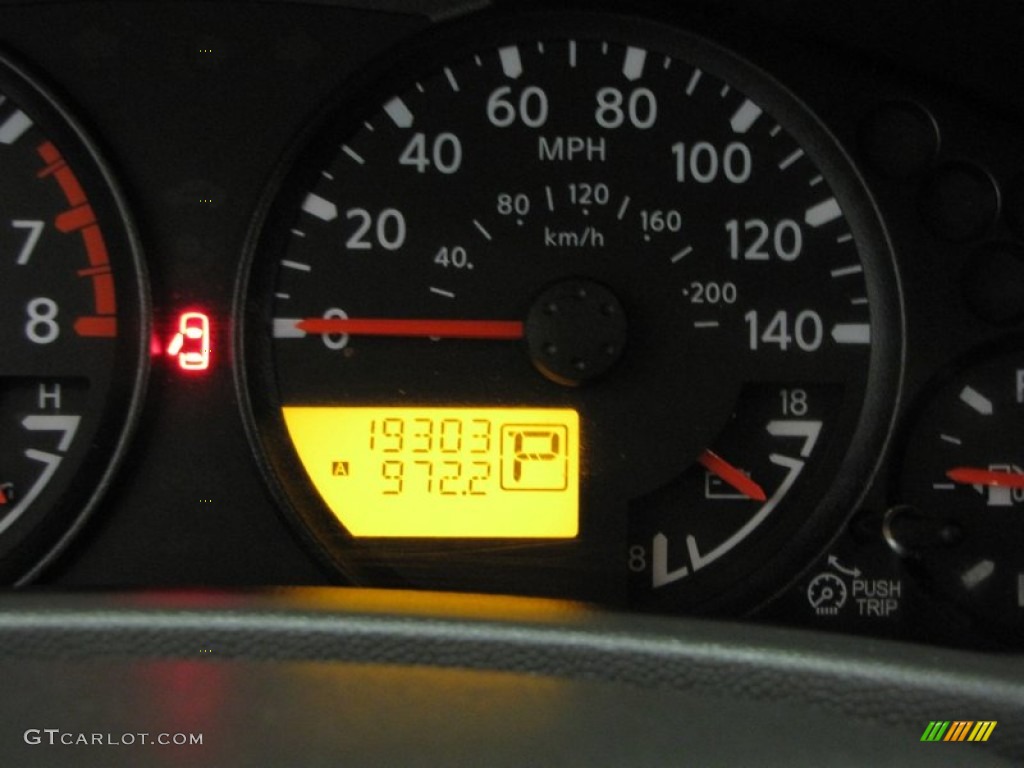 2012 Equator Sport Crew Cab - Glacier White / Graphite photo #19