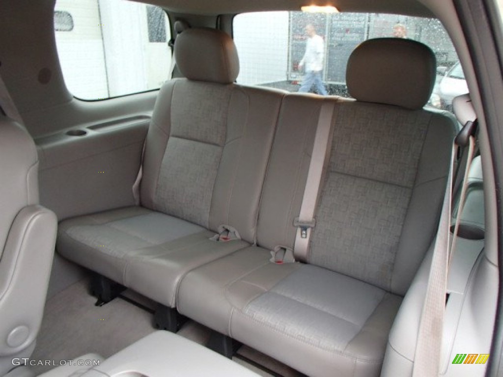 2005 Saturn Relay 3 Rear Seat Photo #79774936