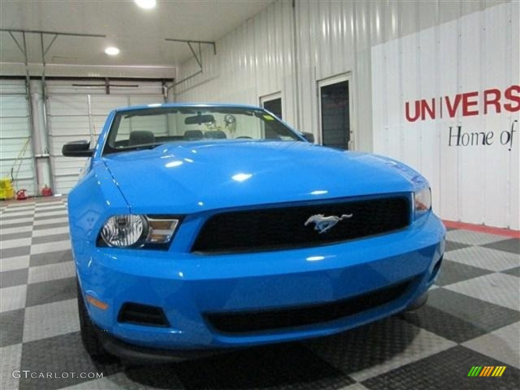 2012 Mustang V6 Premium Convertible - Grabber Blue / Charcoal Black photo #2