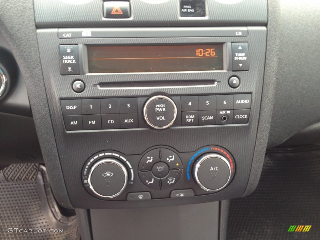 2012 Nissan Altima 2.5 S Controls Photos