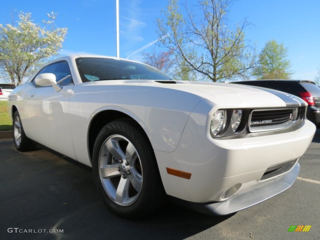 Stone White 2009 Dodge Challenger SE Exterior Photo #79779229