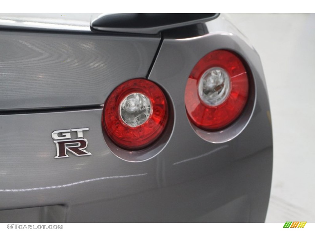2010 Nissan GT-R Premium Marks and Logos Photo #79781419