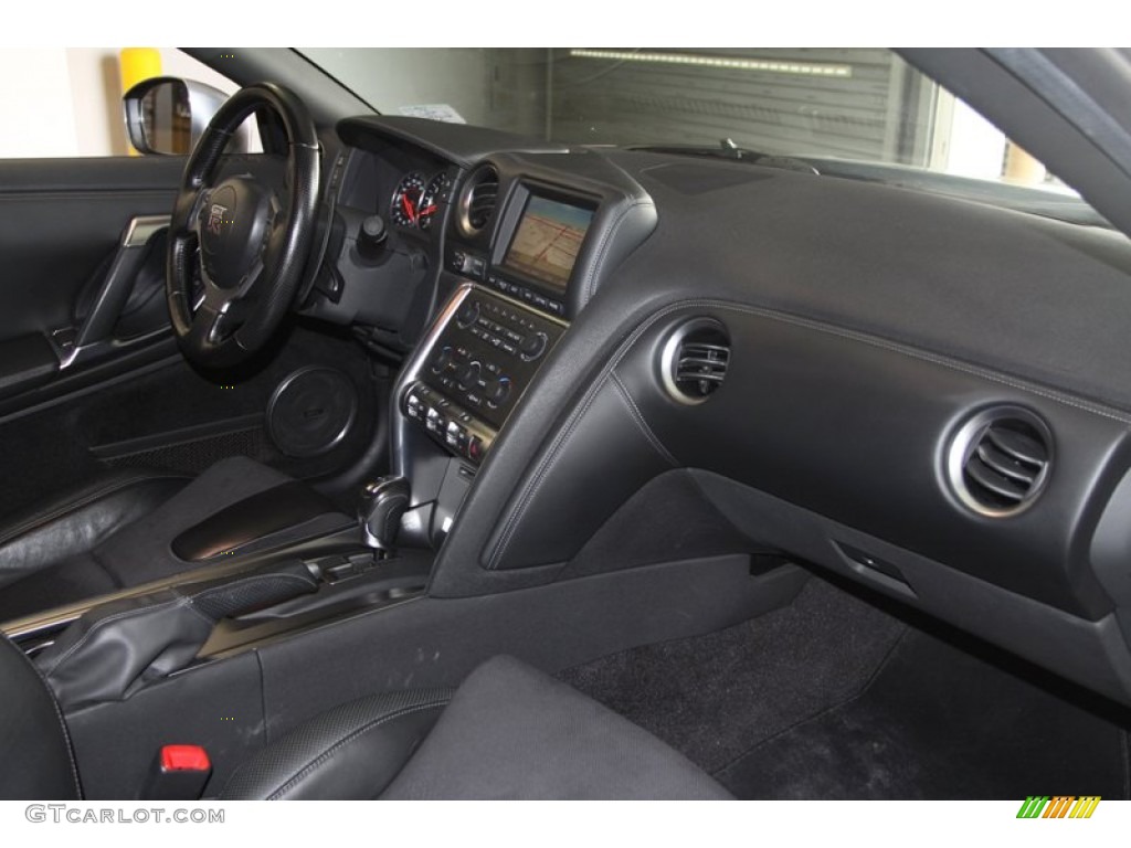 2010 Nissan GT-R Premium Black Dashboard Photo #79782203