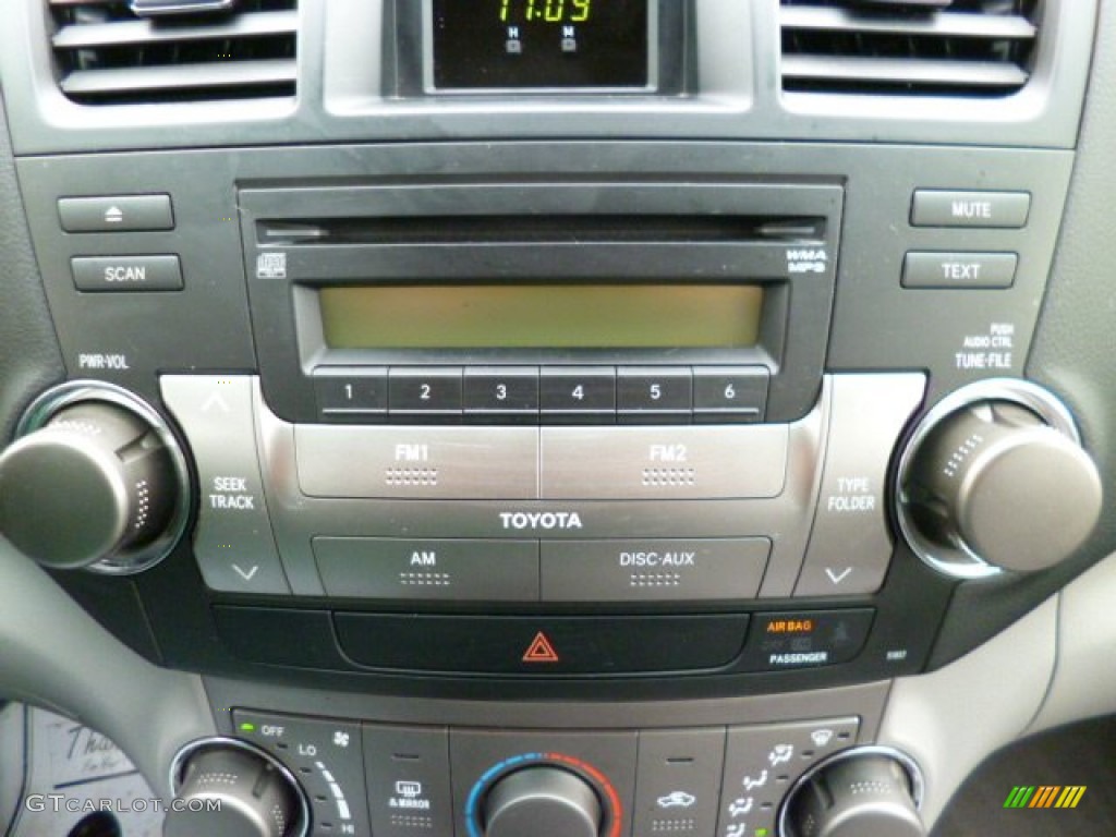 2008 Toyota Highlander 4WD Audio System Photos