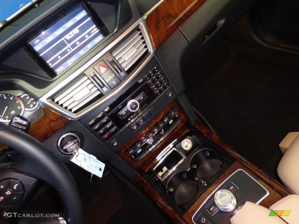 2010 E 350 4Matic Sedan - Arctic White / Almond Beige photo #16