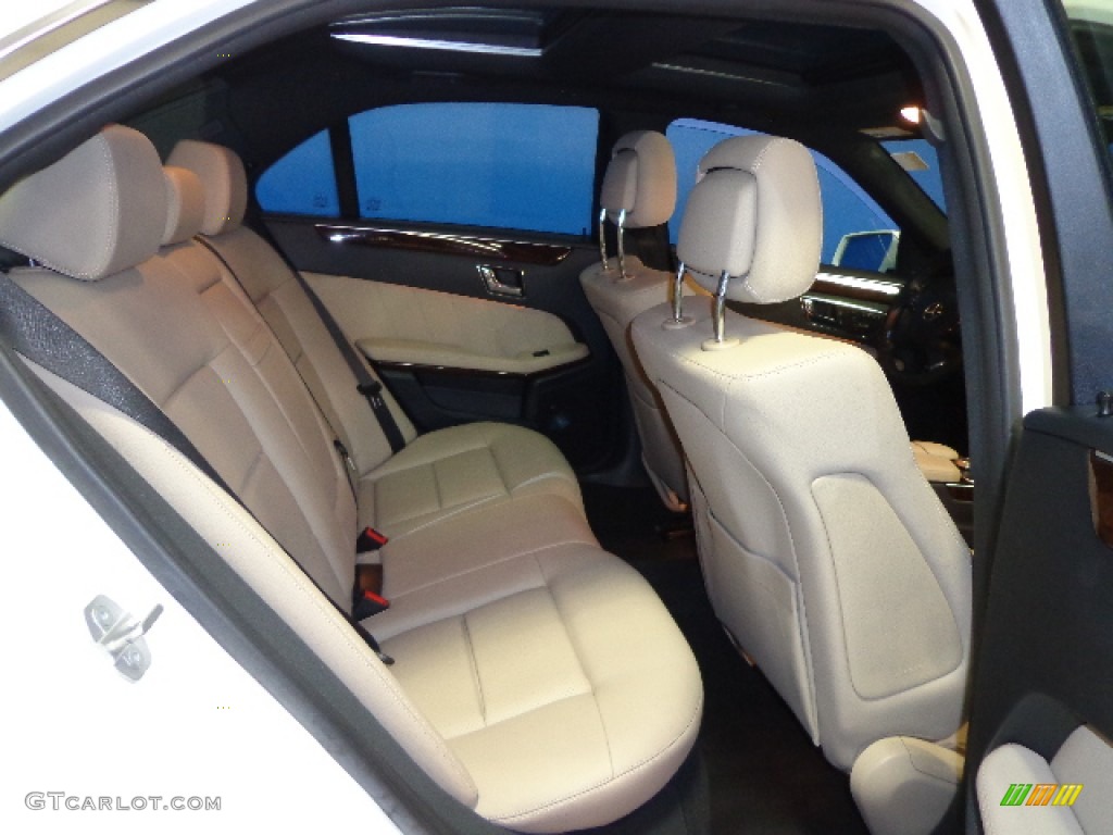 2010 E 350 4Matic Sedan - Arctic White / Almond Beige photo #23