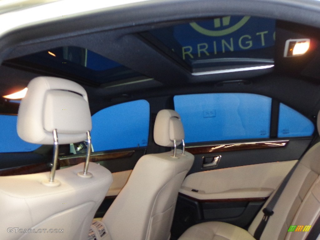 2010 E 350 4Matic Sedan - Arctic White / Almond Beige photo #30