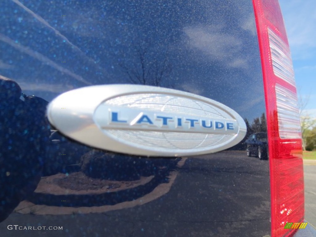 2014 Patriot Latitude - True Blue Pearl / Dark Slate Gray photo #10
