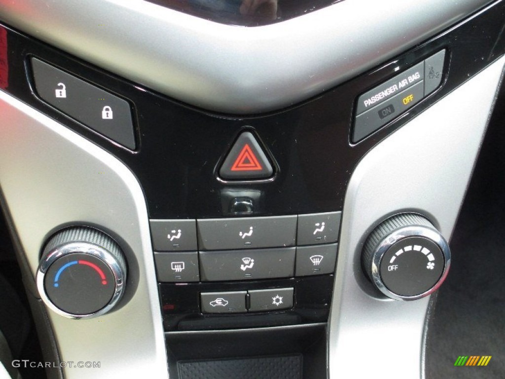 2013 Cruze ECO - Summit White / Jet Black/Sport Red photo #24