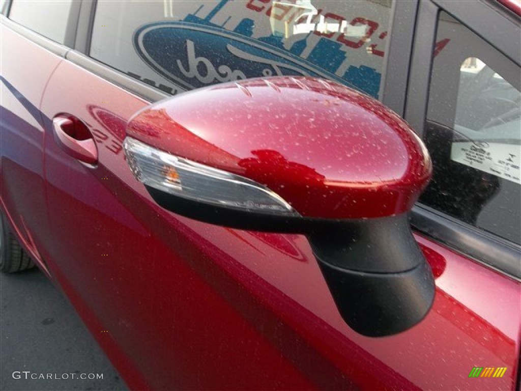 2013 Fiesta SE Sedan - Ruby Red / Charcoal Black photo #11